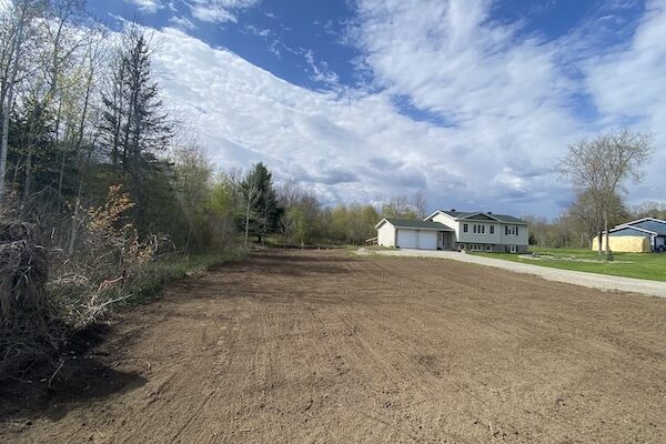 Topsoil-and-grading-in-Carleton-Place-1