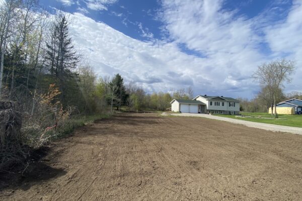Topsoil-and-grading-in-Carleton-Place